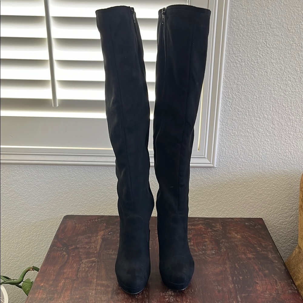 Women's Black Knee-High Boots